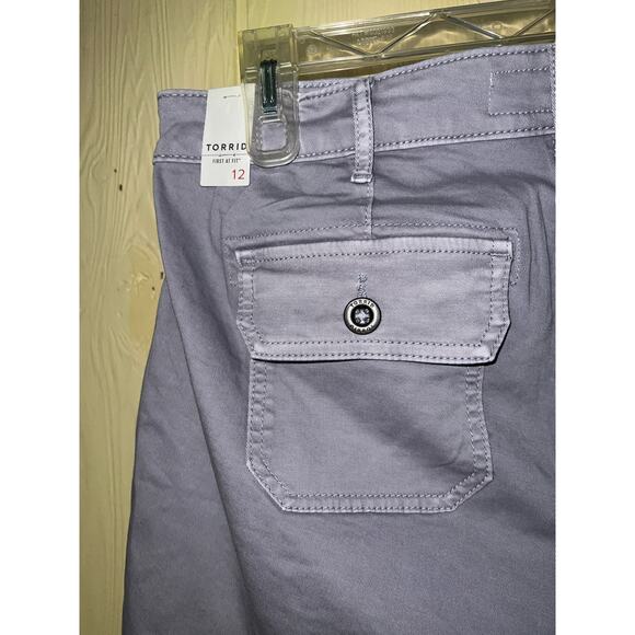 Torrid Shorts Womens 12 12W Gray Twill Utility Chino Mid Rise Expose Button Fly - Picture 6 of 8